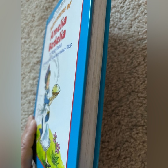 Adventures of Amelia Bedelia Collection of Early Readers - Picture 4 of 5